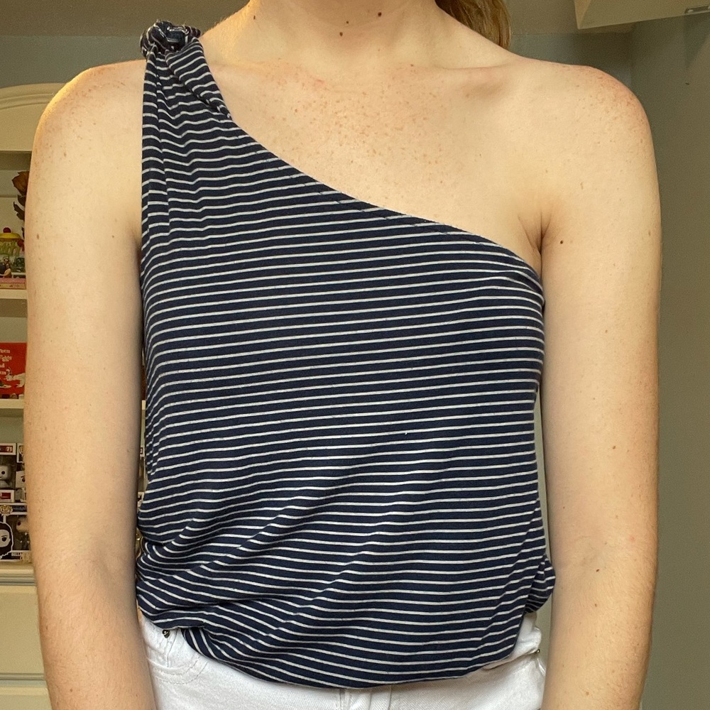 One Shoulder top